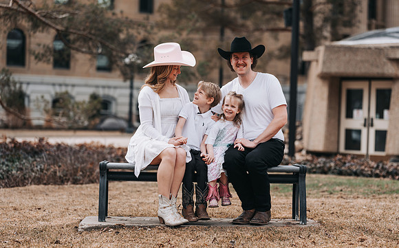 Chad + Alanis Family pictures Apr 19 2026-0021