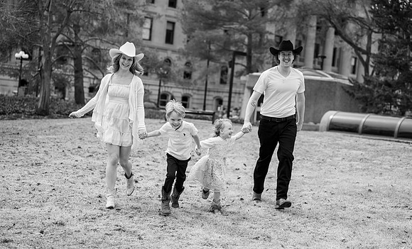Chad + Alanis Family pictures Apr 19 2026-0096