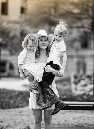 Chad + Alanis Family pictures Apr 19 2026-0127