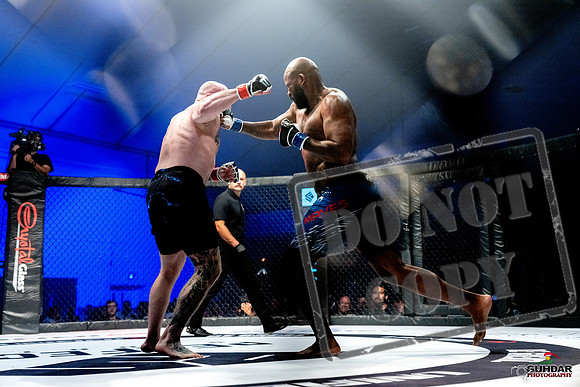 Jake Craig vs Don'Tale Mayes-0073