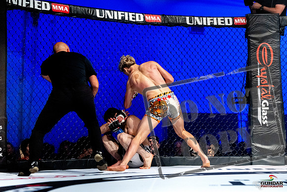 Edwyn Petrea vs. Shodmon Pirimsoev-0109