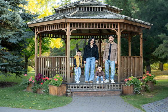 Bezhan Ayam Family Pictures Sep 27 2026-0002