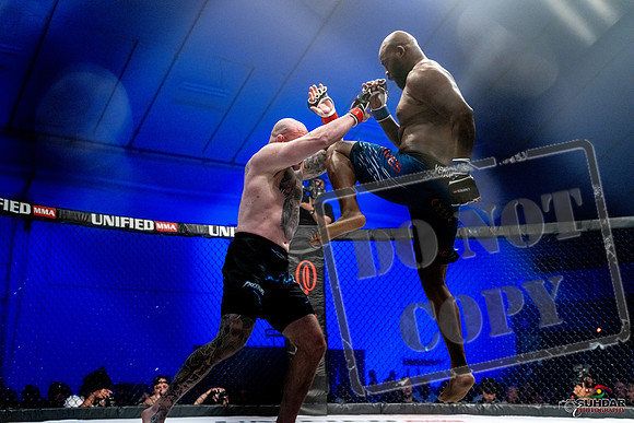 Jake Craig vs Don'Tale Mayes-0052
