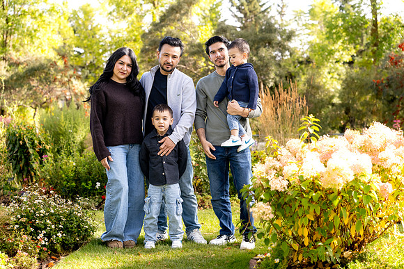 Bezhan Ayam Family Pictures Sep 27 2026-0174