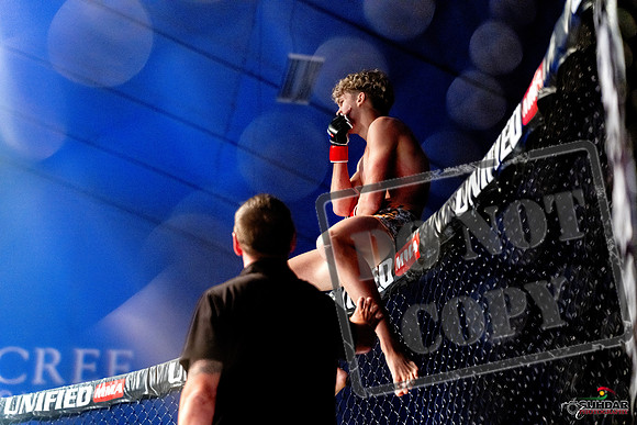 Edwyn Petrea vs. Shodmon Pirimsoev-0113