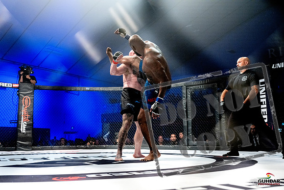Jake Craig vs Don'Tale Mayes-0129