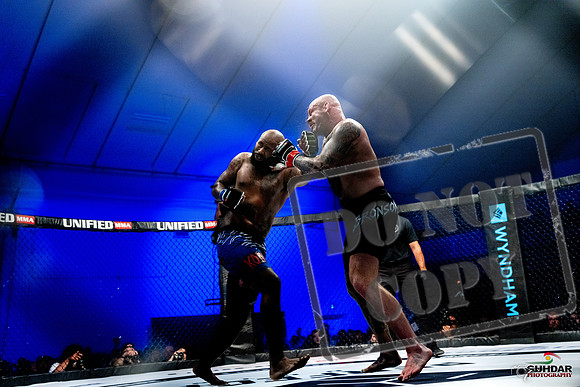 Jake Craig vs Don'Tale Mayes-0111