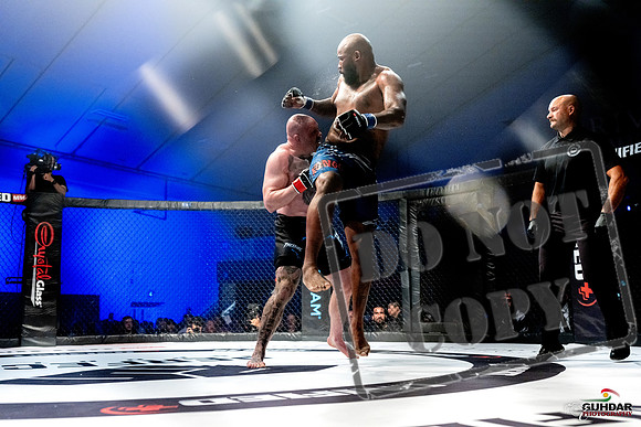 Jake Craig vs Don'Tale Mayes-0122