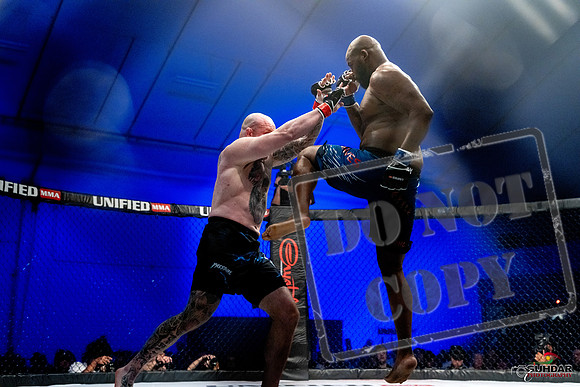 Jake Craig vs Don'Tale Mayes-0053