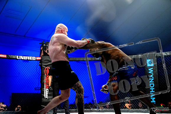 Jake Craig vs Don'Tale Mayes-0045
