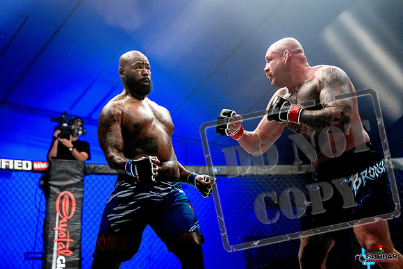 Jake Craig vs Don'Tale Mayes-0105