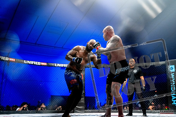 Jake Craig vs Don'Tale Mayes-0110