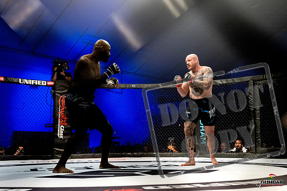 Jake Craig vs Don'Tale Mayes-0030