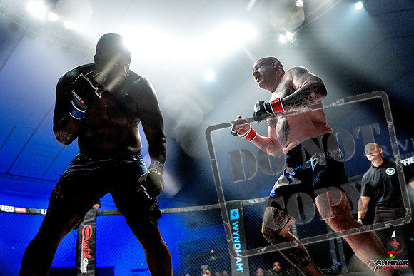 Jake Craig vs Don'Tale Mayes-0112