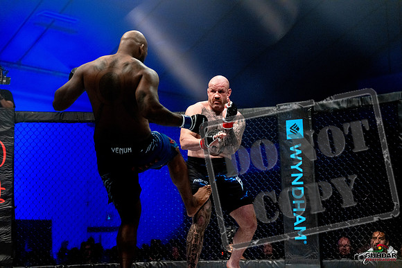 Jake Craig vs Don'Tale Mayes-0032