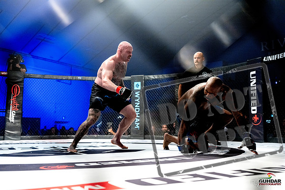 Jake Craig vs Don'Tale Mayes-0131
