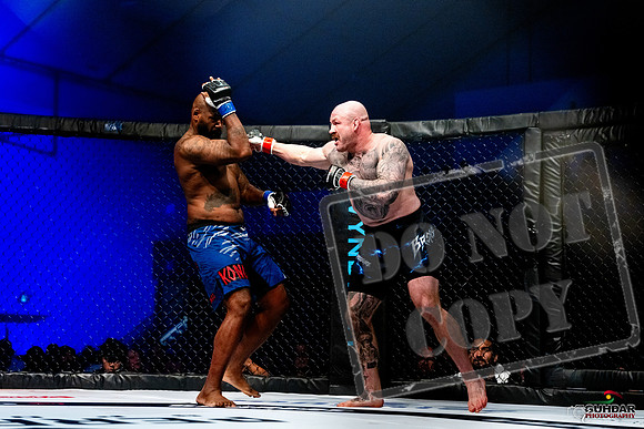 Jake Craig vs Don'Tale Mayes-0040