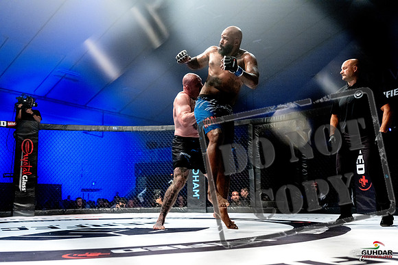 Jake Craig vs Don'Tale Mayes-0121