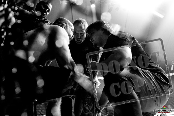 Jake Craig vs Don'Tale Mayes-0058