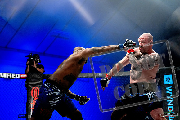Jake Craig vs Don'Tale Mayes-0064