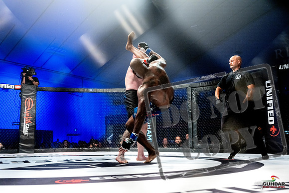 Jake Craig vs Don'Tale Mayes-0130