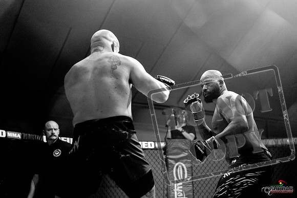 Jake Craig vs Don'Tale Mayes-0035