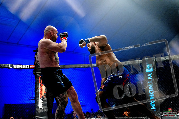 Jake Craig vs Don'Tale Mayes-0044