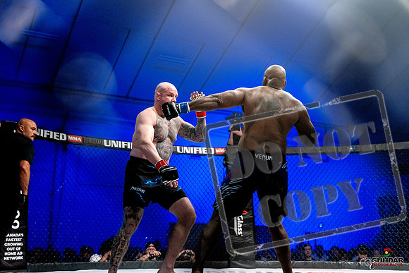 Jake Craig vs Don'Tale Mayes-0054