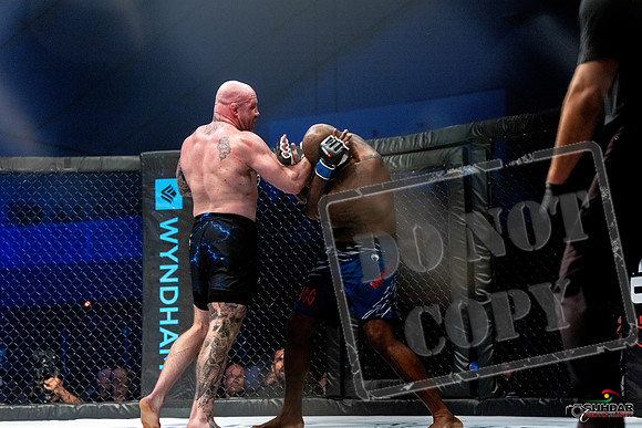 Jake Craig vs Don'Tale Mayes-0108