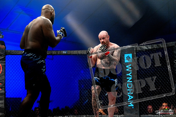 Jake Craig vs Don'Tale Mayes-0031